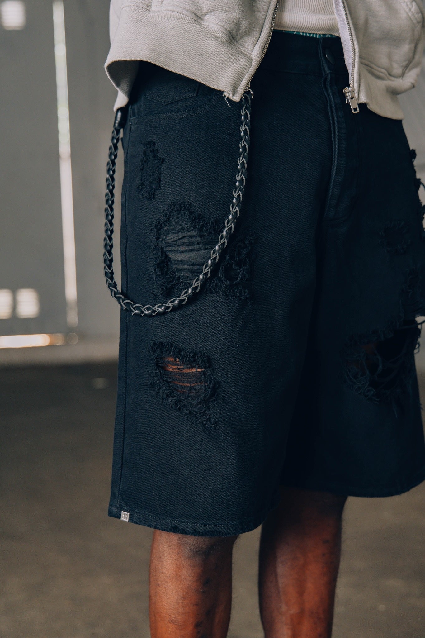 MB-011 STANDARD SHORTS (DISTRESS)