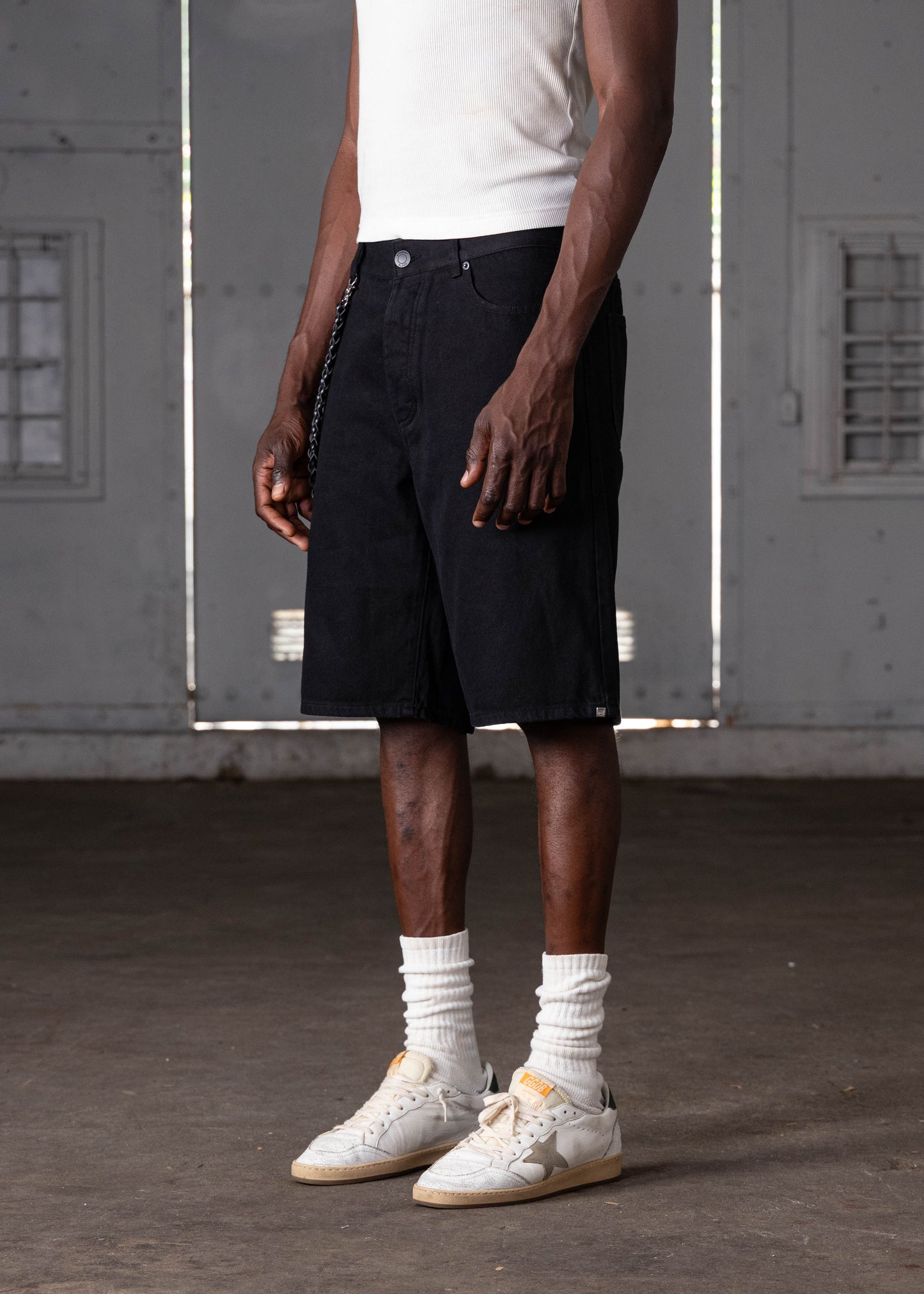 MB-014 STANDARD SHORTS (NO DISTRESS)